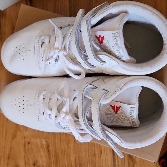 Reebok classic white sneakers - Picture 2 of 8